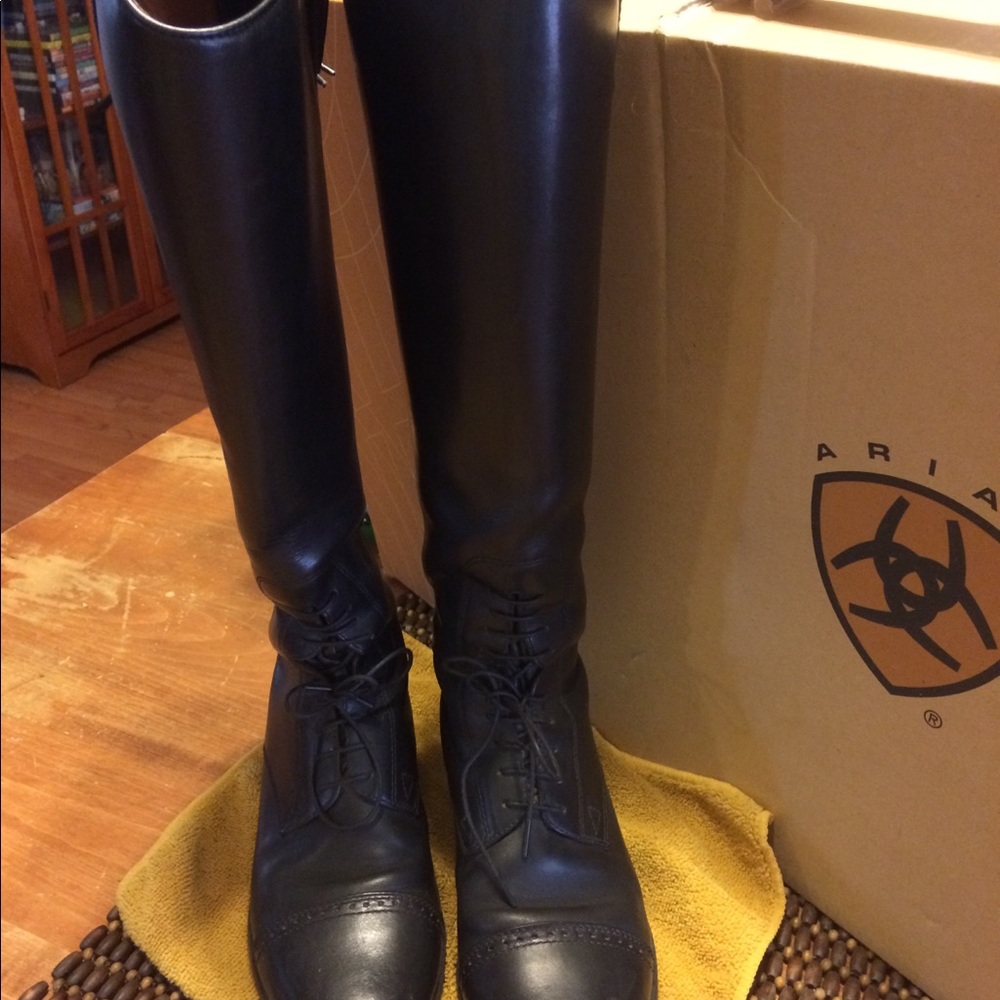 Ariat women’s 6 1/2 short calf